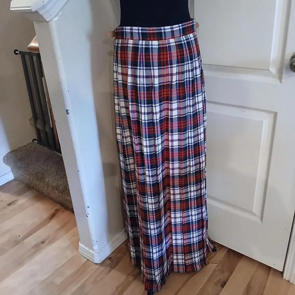 Vintage 70s Scottish Heritage Tartan Pleated Maxi Wrap Leather Buckle Kilt Skirt